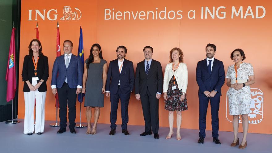 El consejero Javier Fernández-Lasquetty en la inauguración oficial de la nueva sede de ING