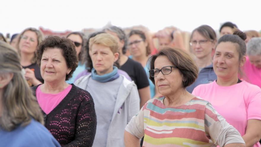 Pacientes de cáncer de mama haciendo ejercicio físico