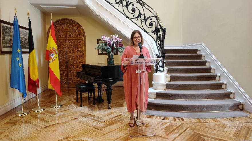 La consejera Marta Rivera ofrece las palabras de bienvenida en el palacio
