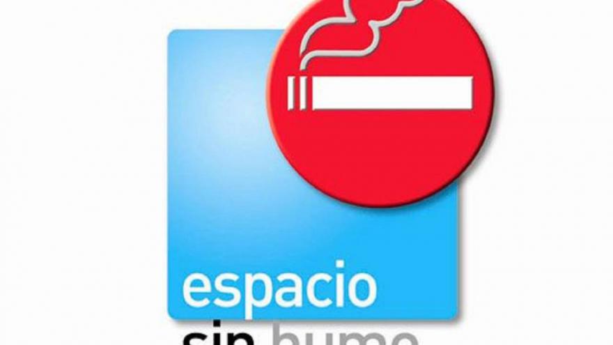 Sanidad distingue a 7 hospitales por su labor frente al tabaquismo con la Credencial Oro Logotipo de Espacio Sin Humo