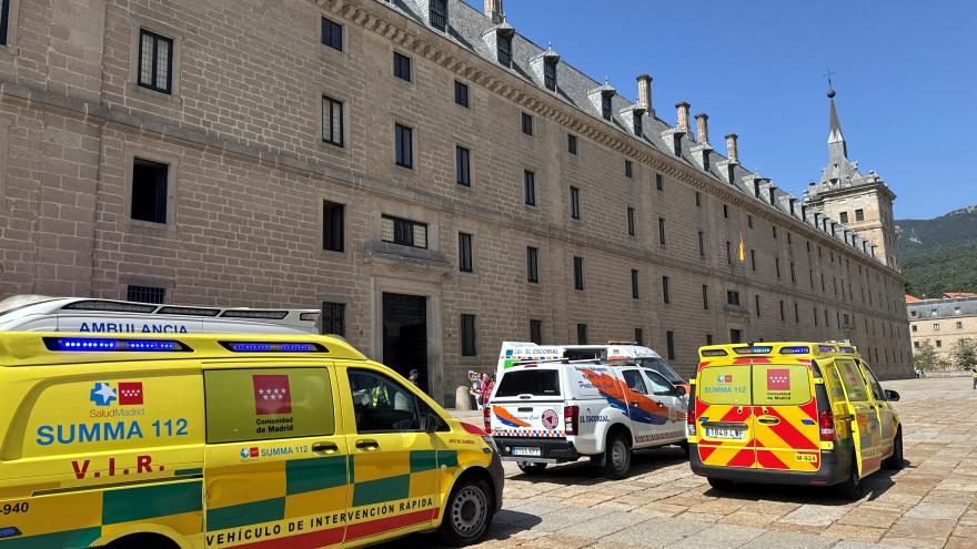 Imagen de los  equipos sanitarios desplazados al Monasterio de El Escorial