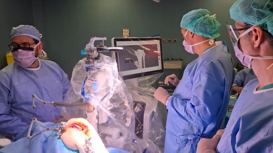 Artroplastia unicompartimental de rodilla Hospital Universitario Infanta Leonor