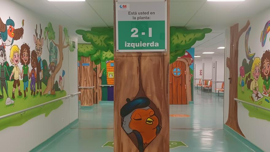 Árboles y mascotas en el bosque de Consultas Externas de Pediatría