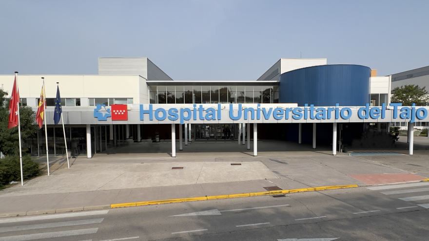 Acceso principal del Hospital Universitario del Tajo