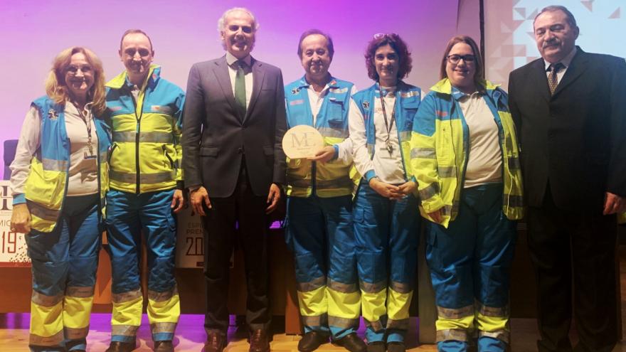 Premiados del SUMMA junto al consejero de Sanidad