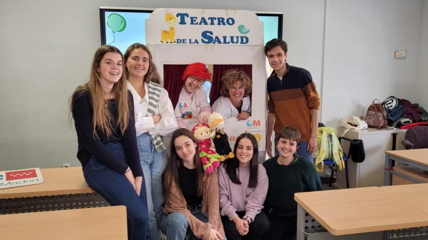 Foto de familia de las enfermeras y estudiantes participantes