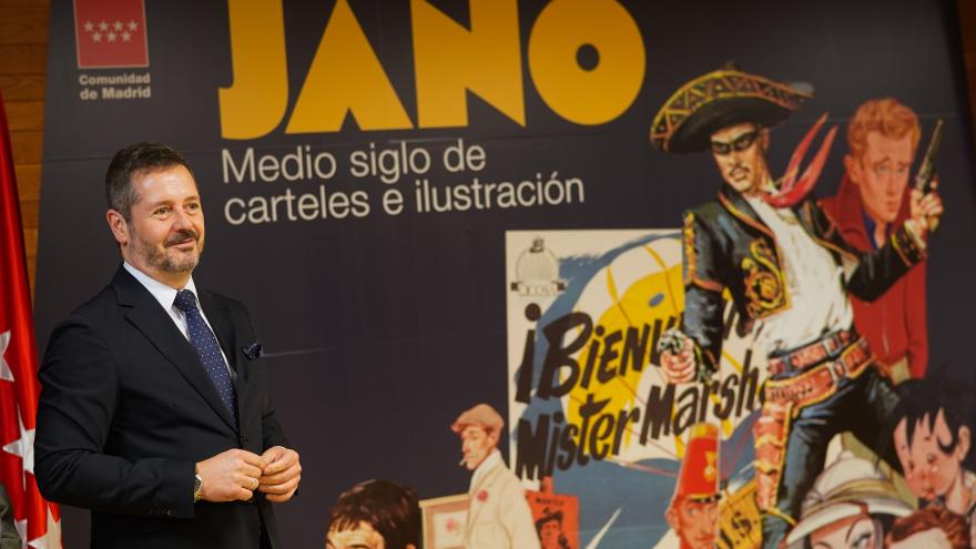 La Comunidad de Madrid reúne en una exposición viñetas, carteles de cine y dibujos del ilustrador Francisco Fernández-Zarza, Jano