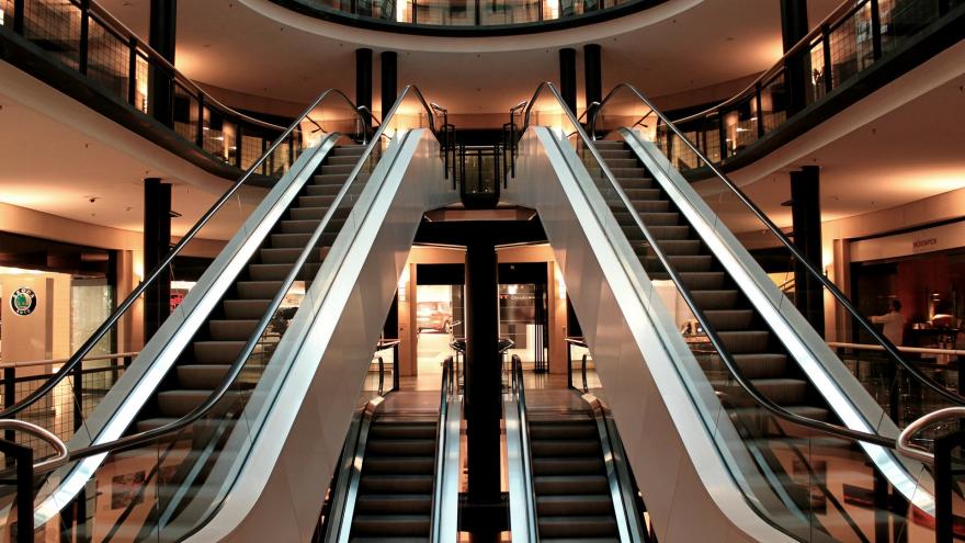 Imagen de escaleras automáticas en Centro Comercial