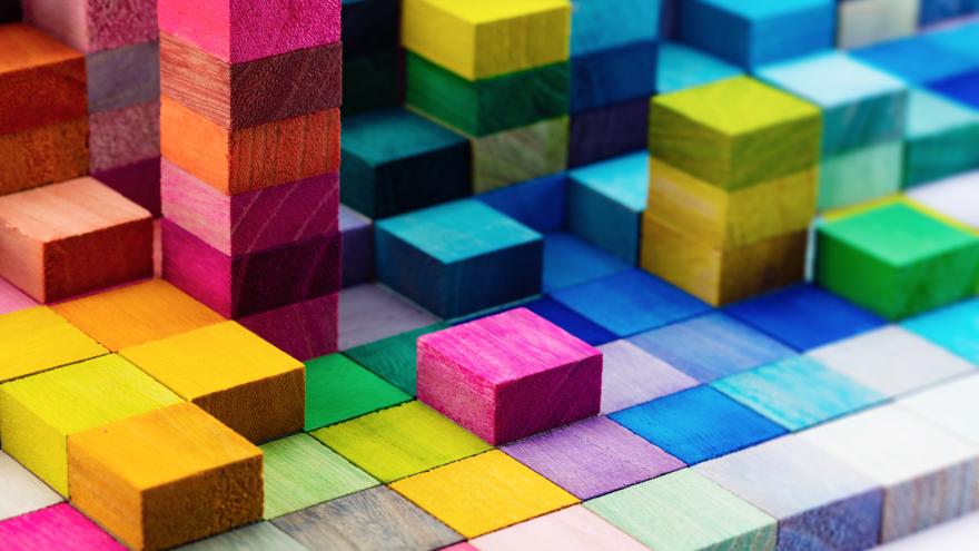 cuadrados de madera de colores