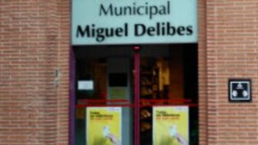 Exterior Biblioteca Miguel Delibes Alcorcón