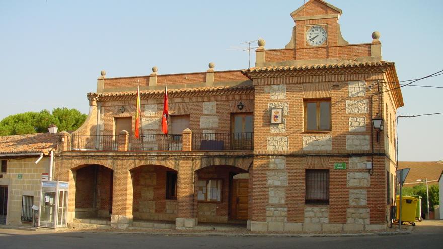 Exterior Ayuntamiento Valdepiélagos