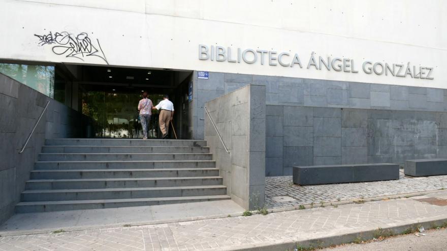 Exterior Biblioteca Ángel Gónzalez de Madrid