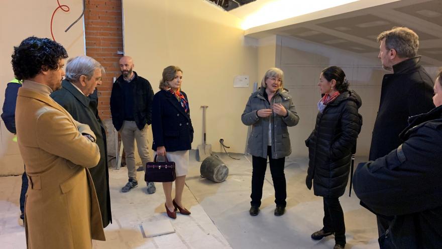 La familia Briones visita la sala José María de Cossío 