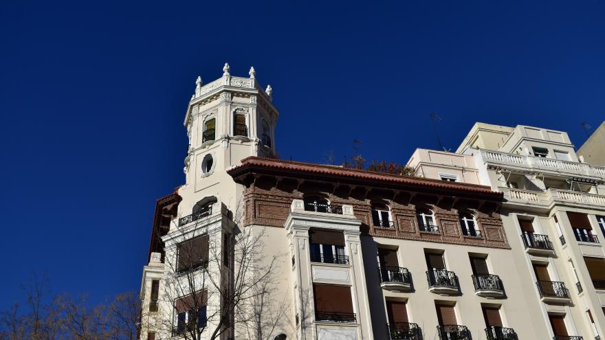Fachada de un edificio neomudéjar en Madrid