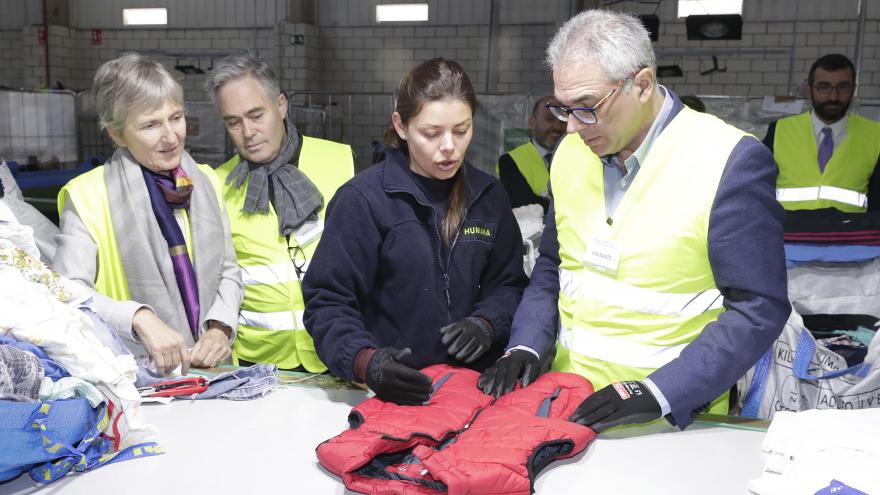 La Comunidad impulsa el reciclaje de ropa y artículos textiles para reducir la contaminación