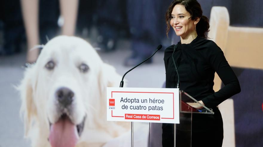 la presidenta en el atril