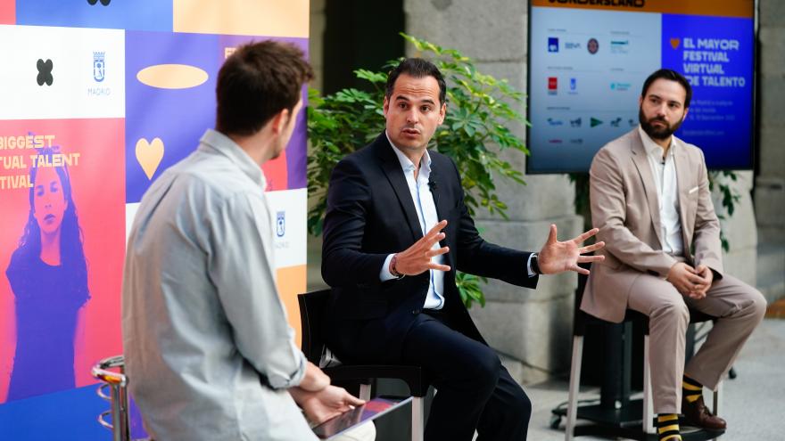 Ignacio Aguado durante la presentación de Sondersland