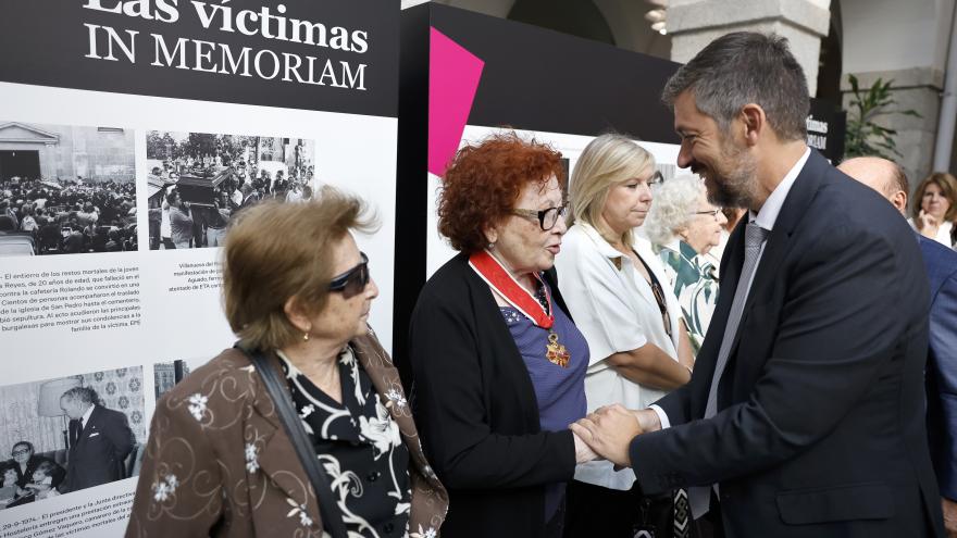 El consejero Miguel Ángel García Martín durante la inauguración de la exposición Cincuenta imágenes para la memoria