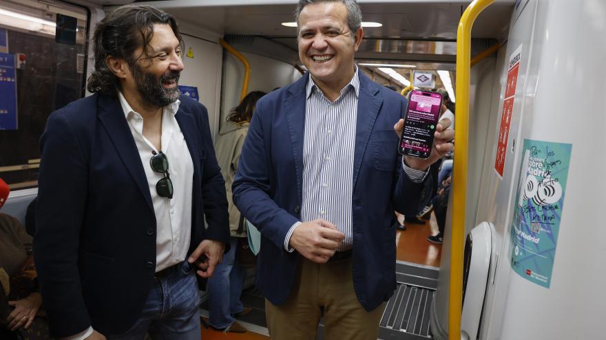 El consejero Jorge Rodrigo en la estación de Metro de Moncloa