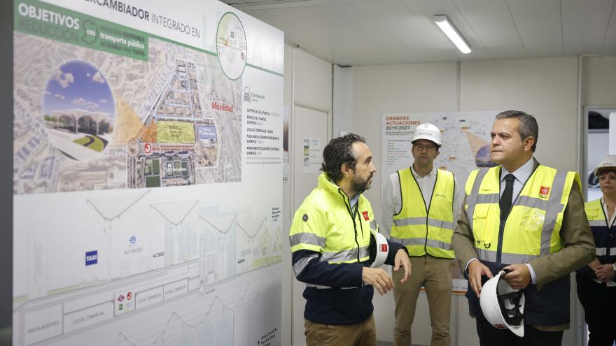 El consejero Jorge Rodrigo ha visitado las obras del intercambiador de transporte de Valdebebas