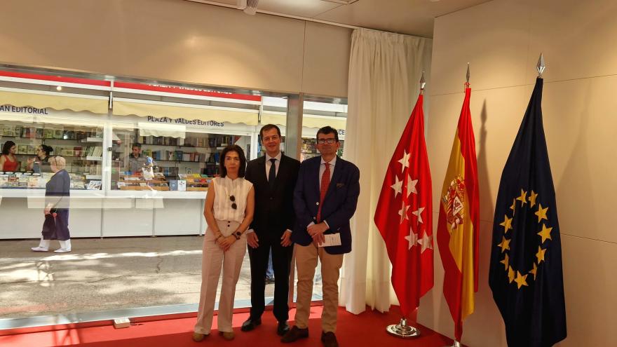 Martín participa en la inauguración oficial de la Feria del Libro de Madrid