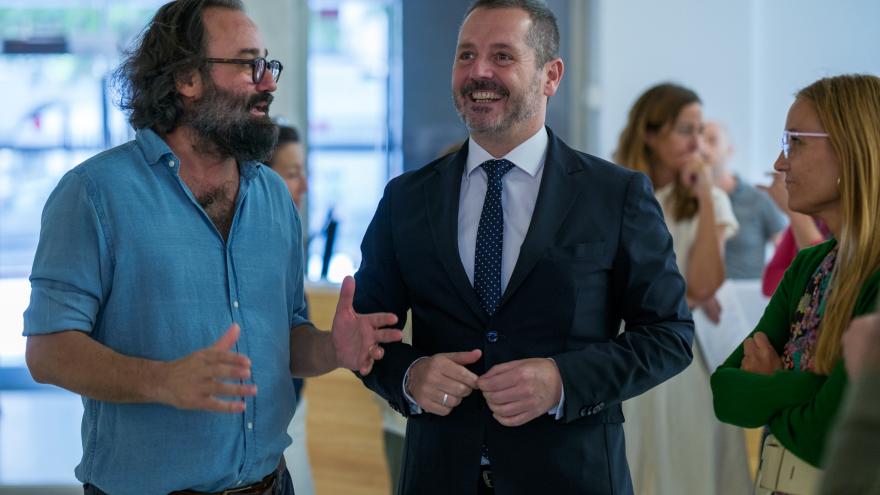 El consejero Mariano de Paco Serrano durante la presentación de una exposición dedicada a la obra de Jacobo Castellano