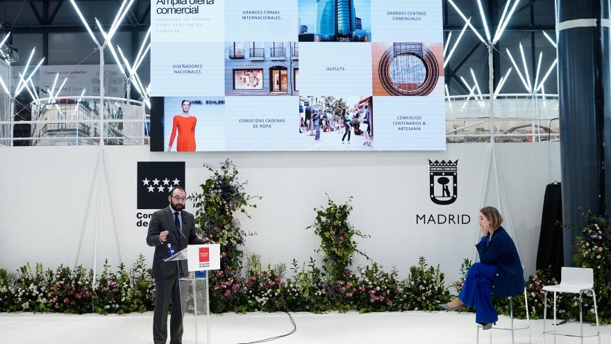 Manuel Giménez y Marta Rivera durante la presentación de ‘Madrid Destino 7 Estrellas’