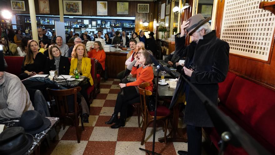 Presentación de la Academia al Café