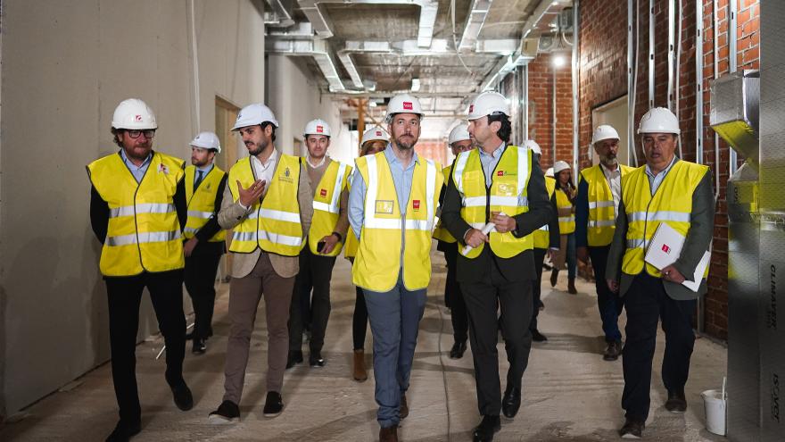 El consejero Miguel Ángel García Martín durante su visita a Torrejón de Ardoz