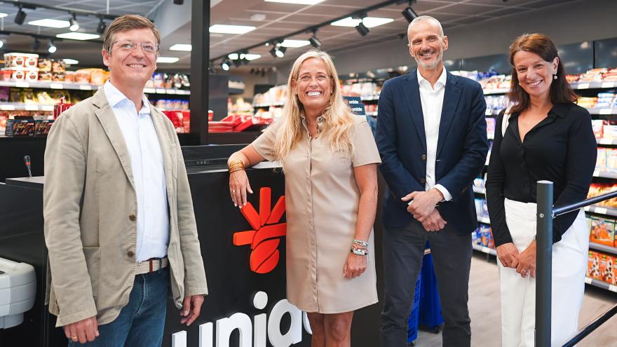 Rocío Albert en un momento de su visita a la empresa Unide Market