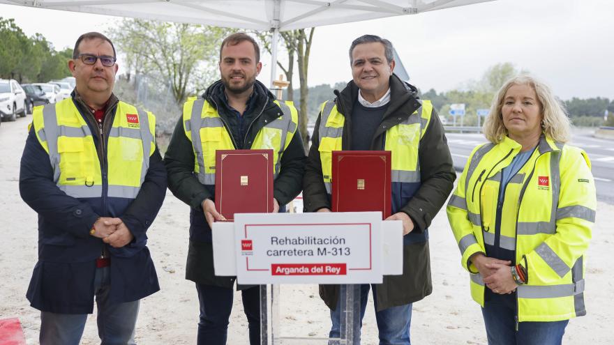 Jorge Rodrigo firma con el Ayuntamiento de Arganda del Rey la cesión de la carretera M-313