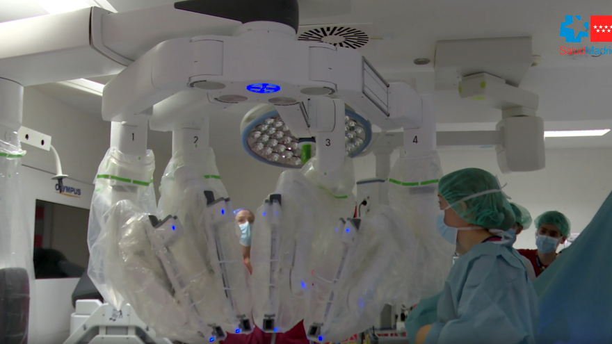 extracción parcial de hígado de donante vivo mediante cirugía robótica El Hospital Universitario La Paz ha sido el primero en emplear esta tecnología de vanguardia