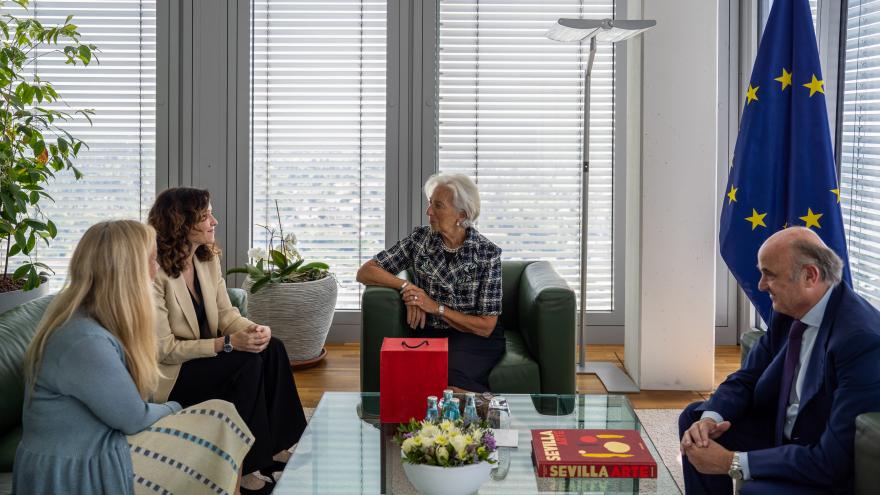 La presidenta Isabel Díaz Ayuso junto a Christine Lagarde 