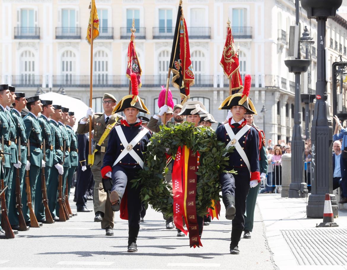 Rollán, en la parada militar en homenaje a los Héroes del 2 de Mayo