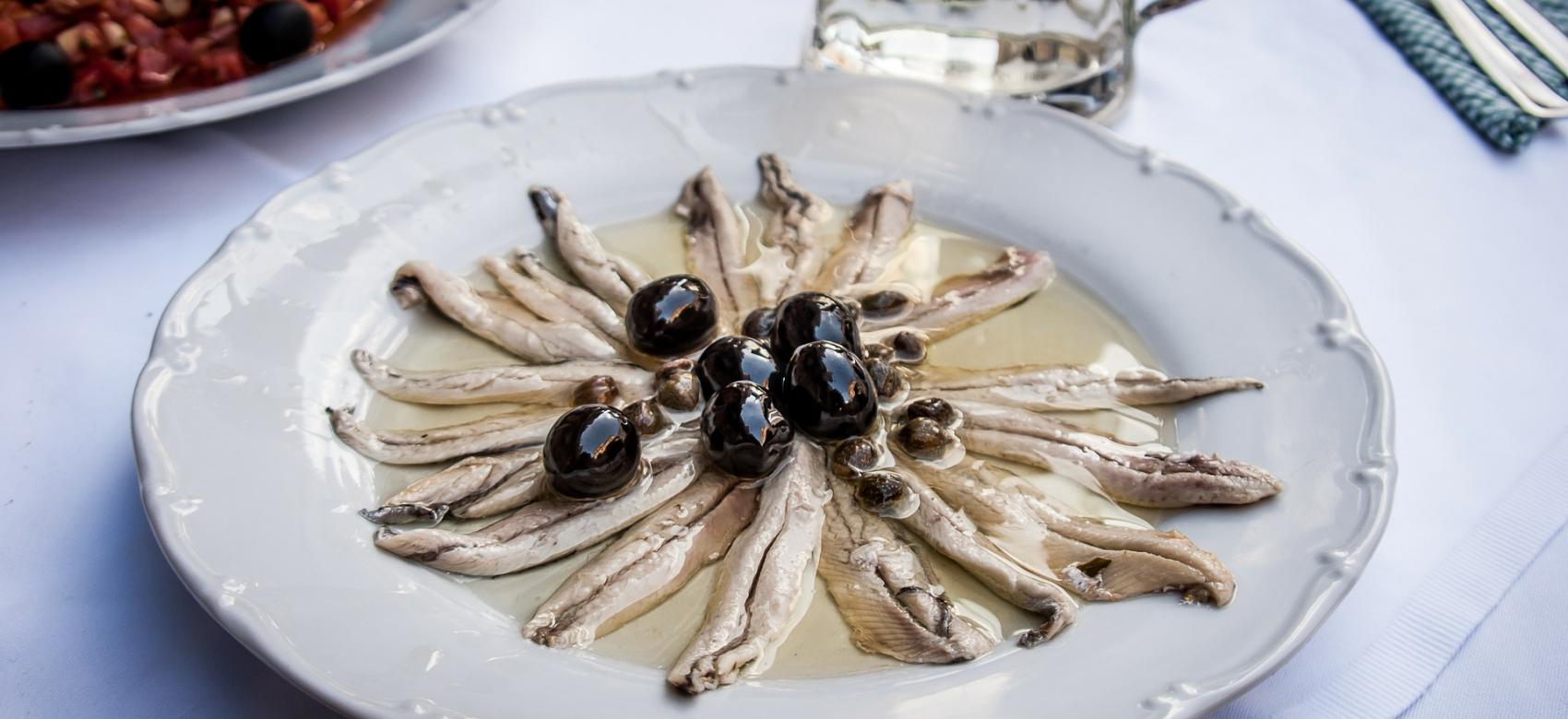 Plato de boquerones en vinagre