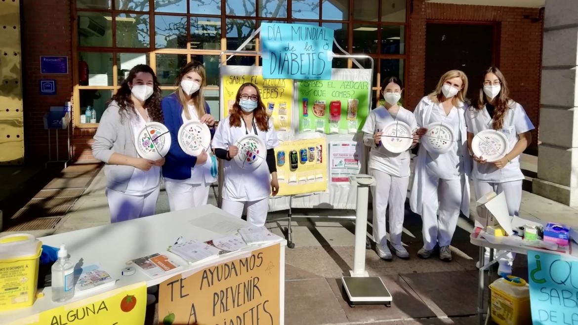 Enfermeras del Centro de Salud Las Fronteras de Torrejón de Ardoz durante las actividades de concienciación