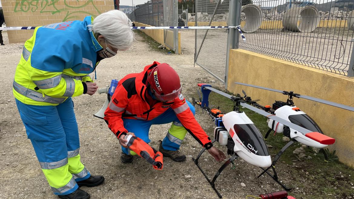 Profesionales del SUMMA 112 supervisan la tecnología desarrollada en el proyecto