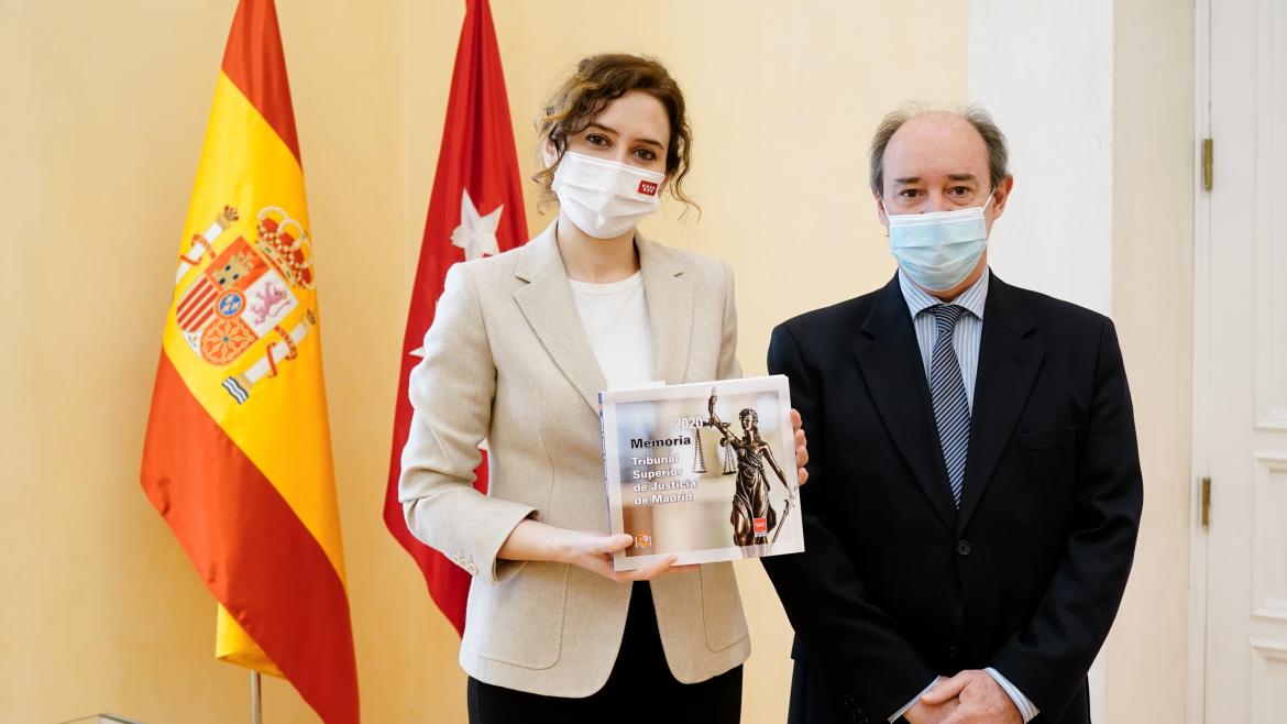 La presidenta con el presidente del Tribunal Superior de Justicia de Madrid, Celso Rodríguez