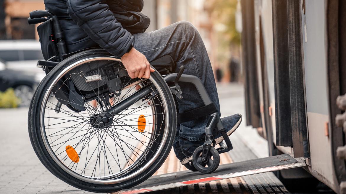 Imagen del artículo La Comunidad de Madrid destina 33,9 millones a 811 plazas diurnas para personas adultas con discapacidad física