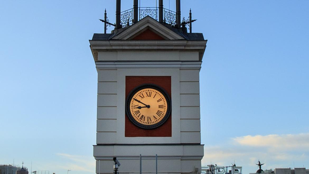 Imagen del artículo La Comunidad de Madrid presenta el catálogo virtual El reloj de la Puerta del Sol. ¿Te suena?, homenaje a uno de los principales emblemas de la capital