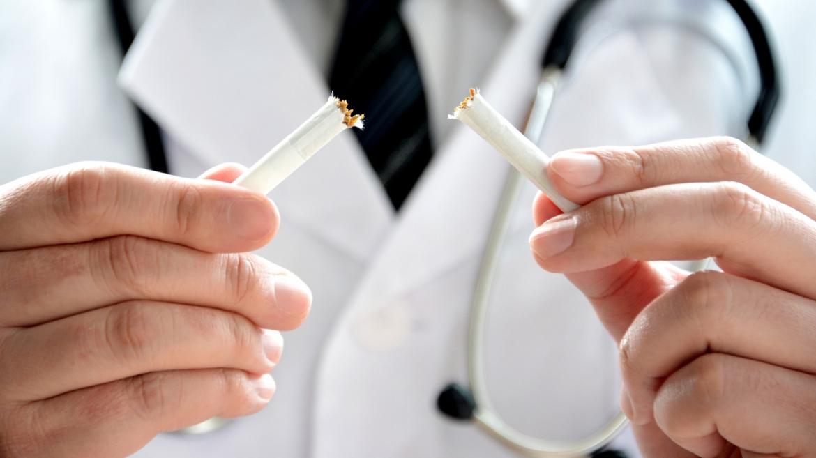 La Comunidad distingue con la Credencial Oro a seis hospitales públicos por sus iniciativas frente al tabaquismo