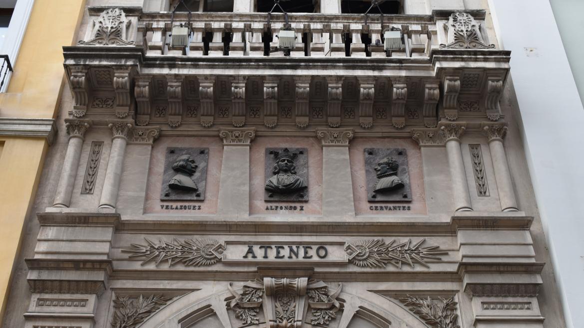 Fachada del Ateneo