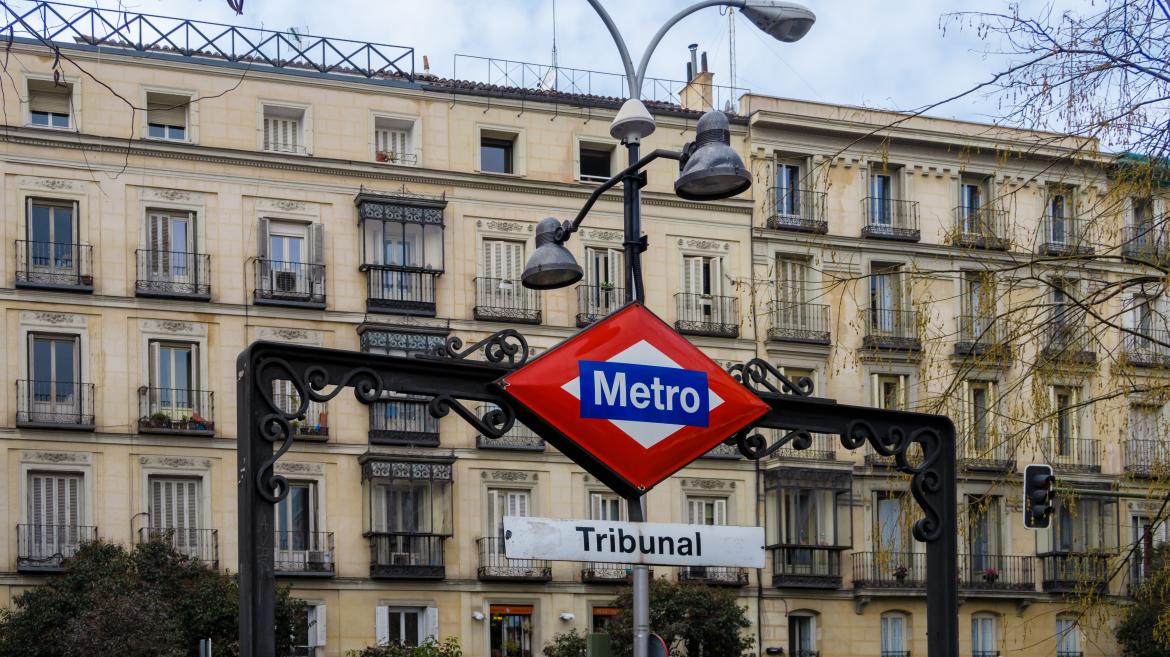 Estación de Metro de Tribunal