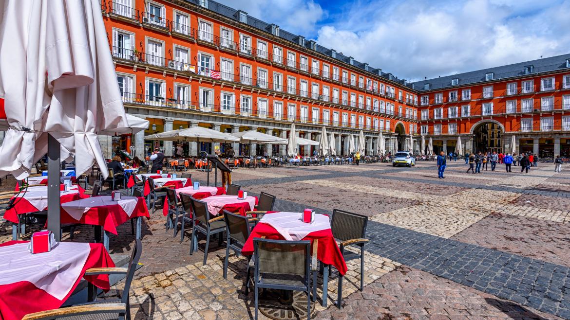 La terraza de un bar en la Plaza mayor de Madrid 