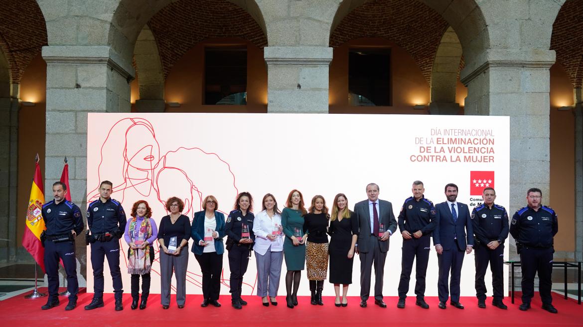 Imagen del artículo La Comunidad de Madrid rinde homenaje a instituciones y personas que trabajan en la atención a mujeres víctimas de violencia