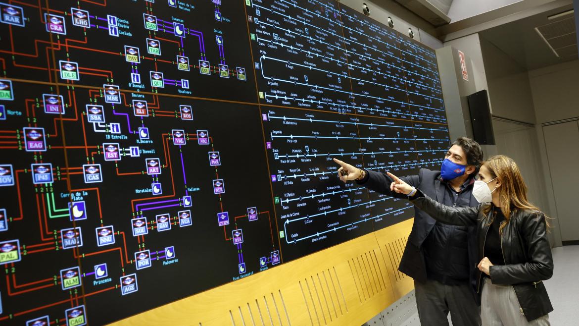 David Pérez durante su visita al Puesto de Mando de Metro de Madrid