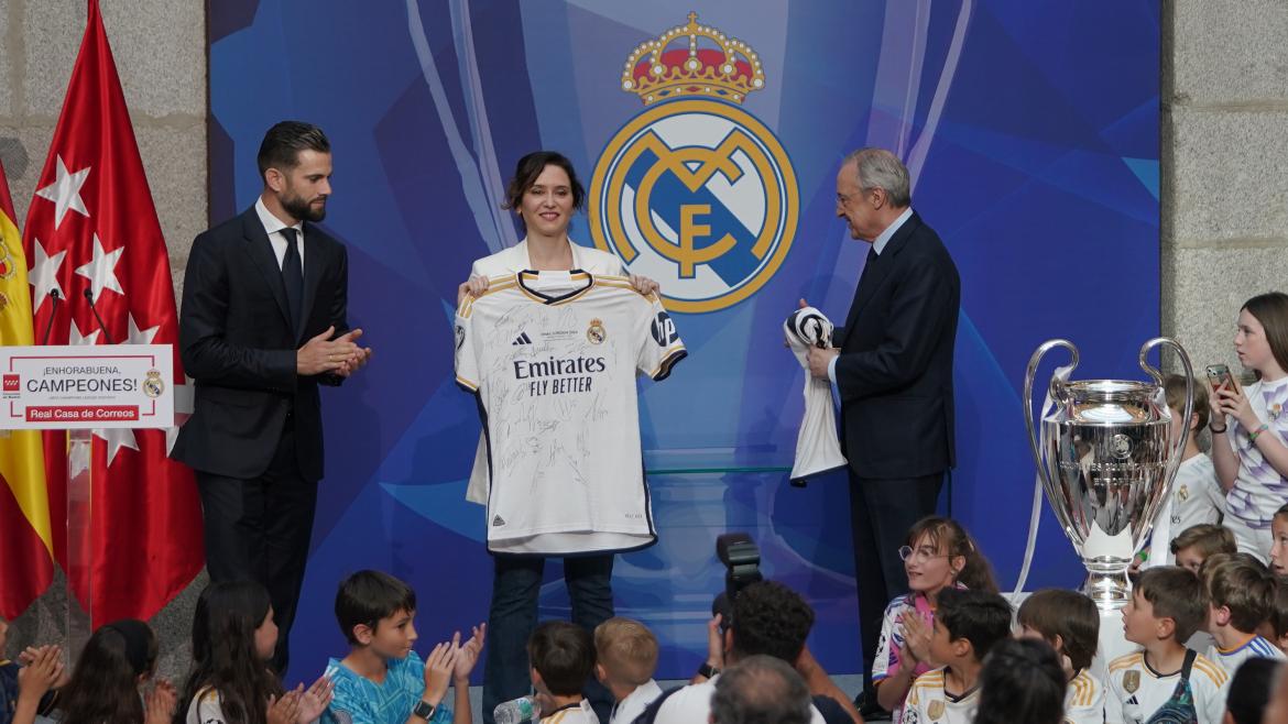 La presidenta Isabel Díaz Ayuso durante la recepción en la Real Casa de Correos de los jugadores, cuerpo técnico y directiva del Real Madrid