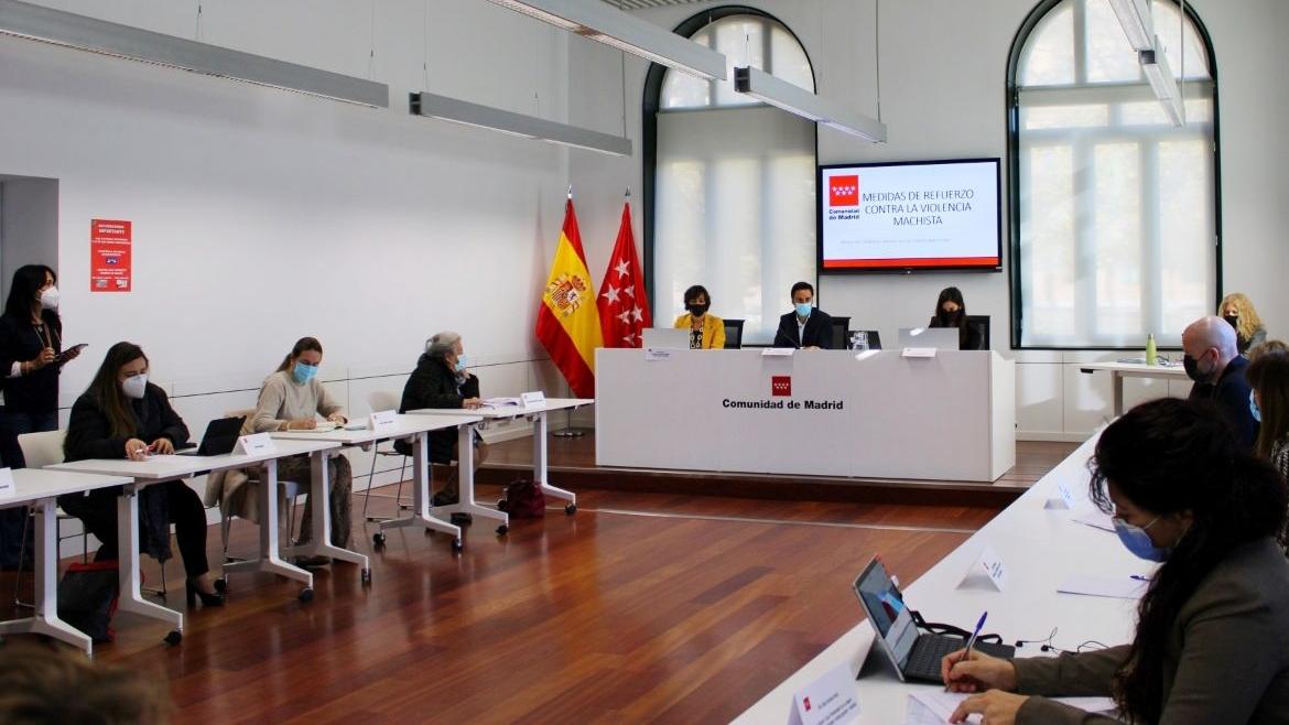 Javier Luengo durante la reunión del grupo de trabajo