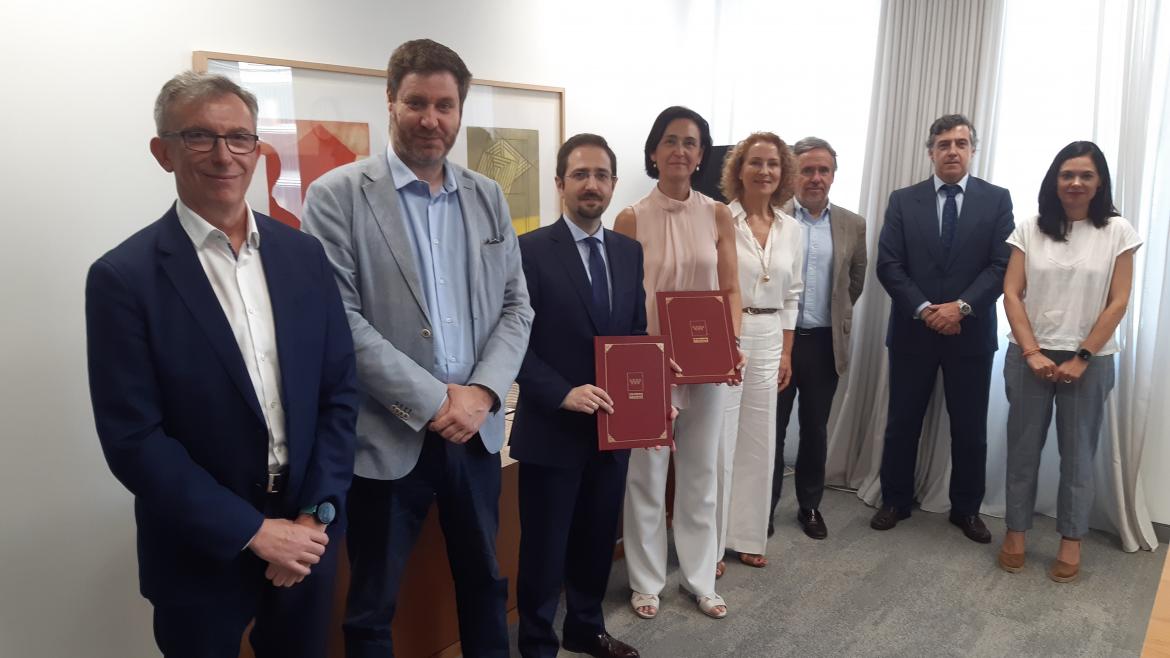 Manuel Llamas firma un acuerdo con la entidad Netmentora Madrid 