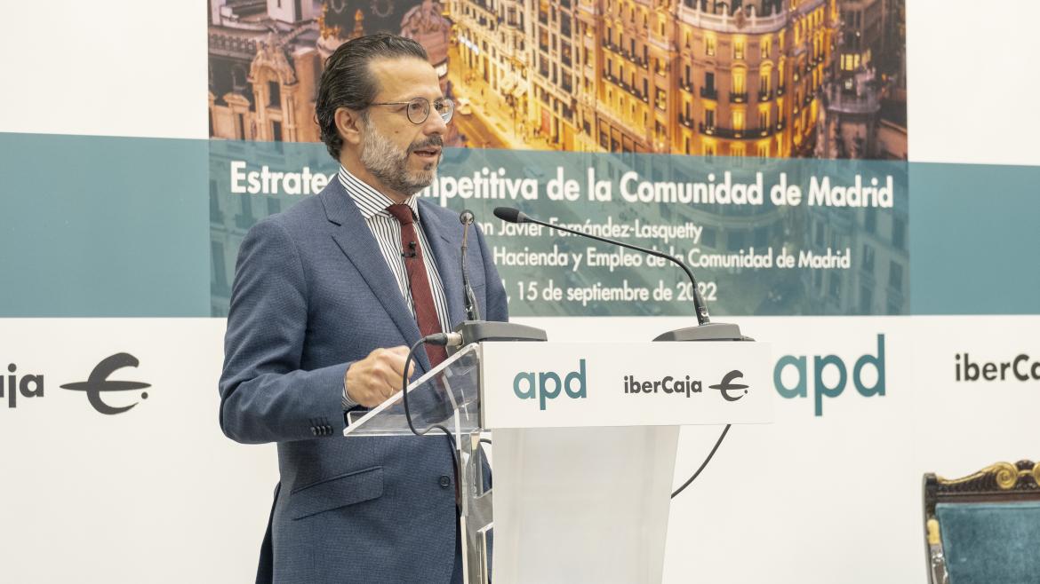 El consejero Javier Lasquetty durante su ponencia